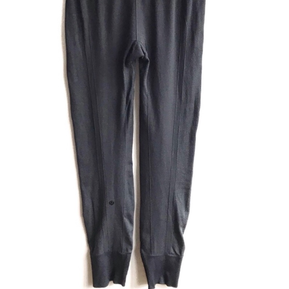 Grey Lululemon leggings: Swiftly Wool Tight